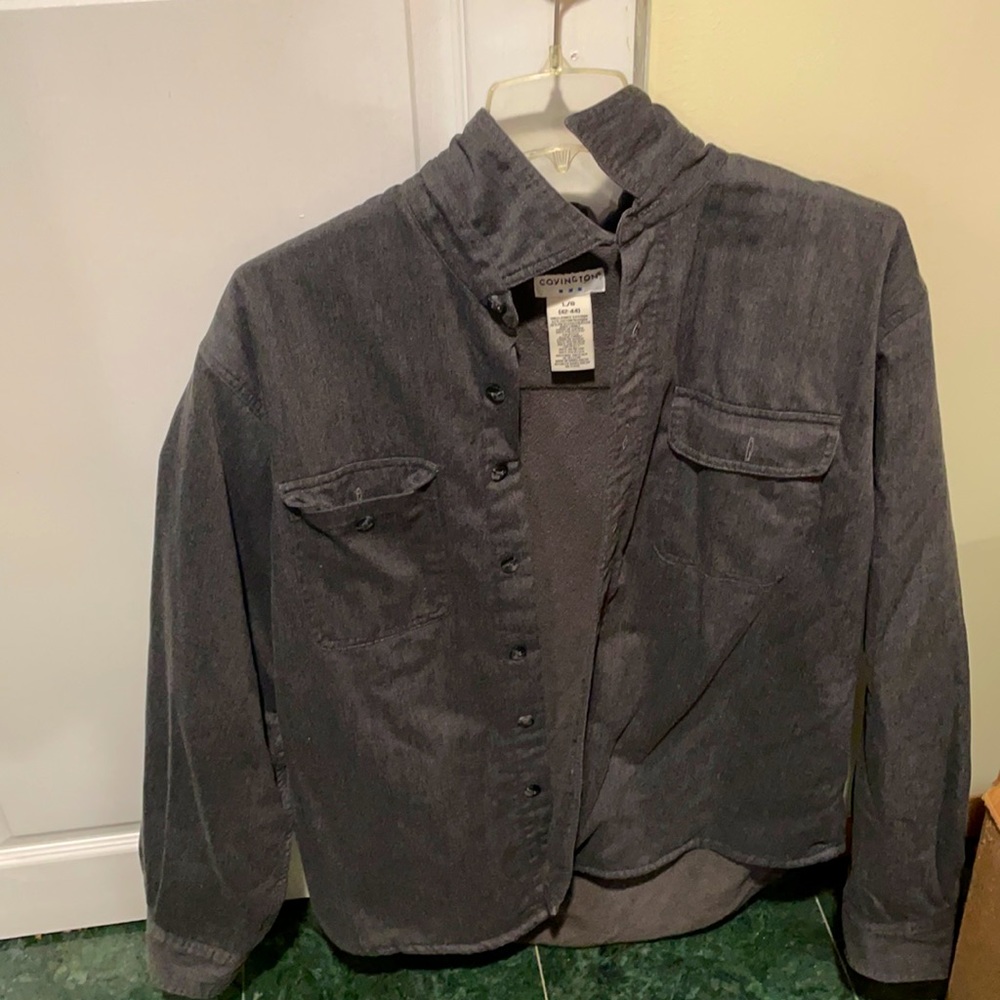Men’s button up jacket with pockets